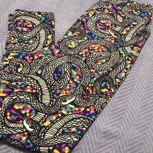 Snake print Lularoe OS Leggings